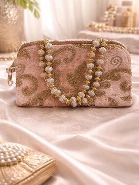 Vintage Elegant Pink and Gold Embellished Women's purse great Condition
